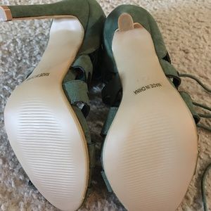 Brand New Olive Green Tie Up Heels Sz 7